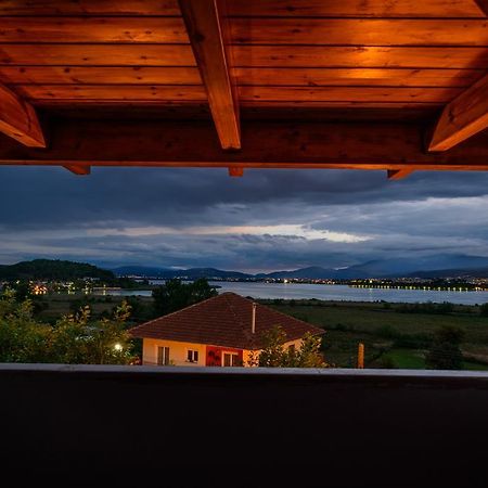 O Fotis Studios & Apartments Ioannina Eksteriør billede