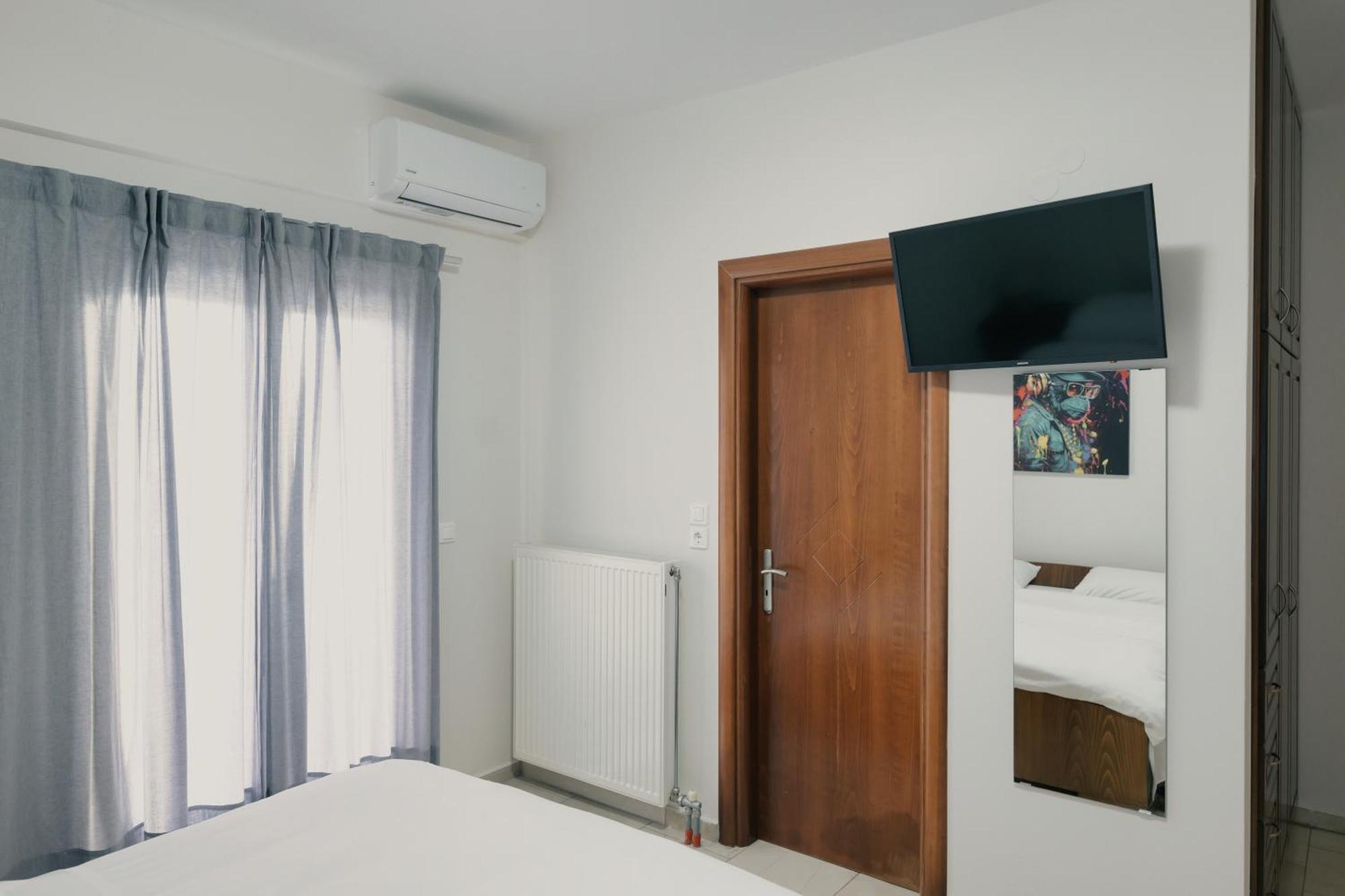 O Fotis Studios & Apartments Ioannina Eksteriør billede