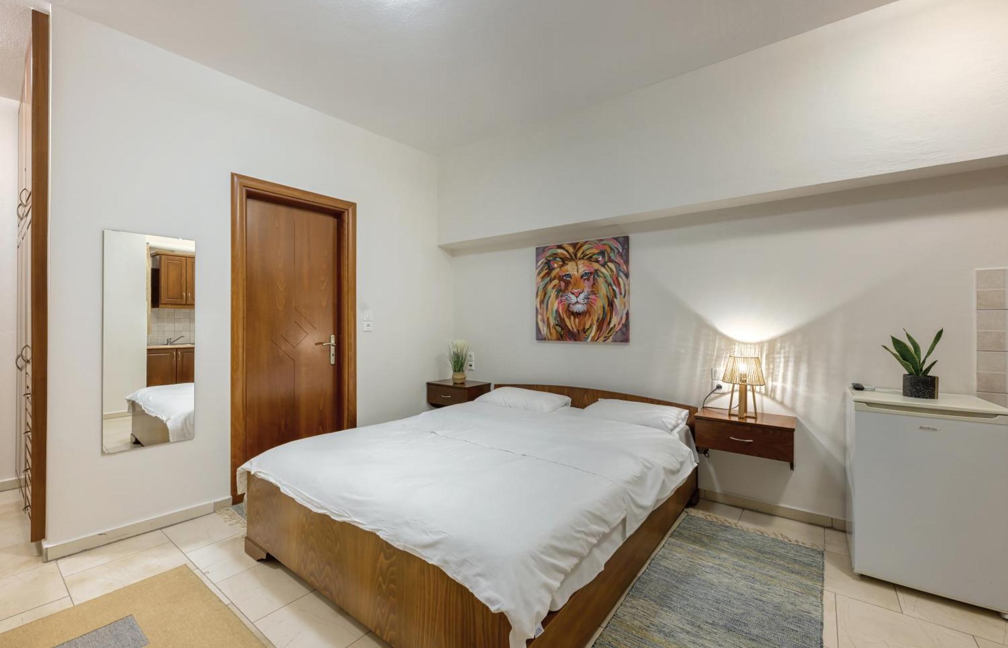 O Fotis Studios & Apartments Ioannina Eksteriør billede