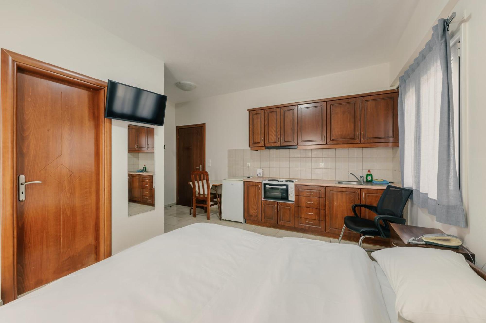 O Fotis Studios & Apartments Ioannina Eksteriør billede